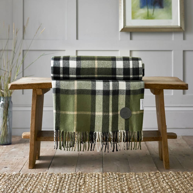 Deyongs Fergus Tartan Acrylic Throw