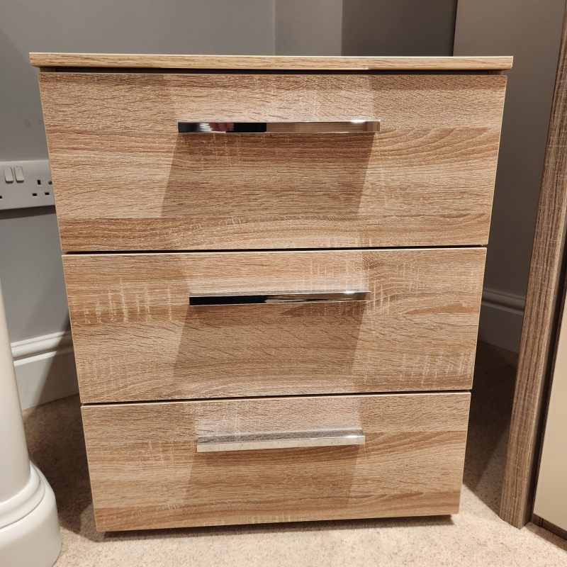 Albany 3 Drawer Bedside Chest (Ipswich)