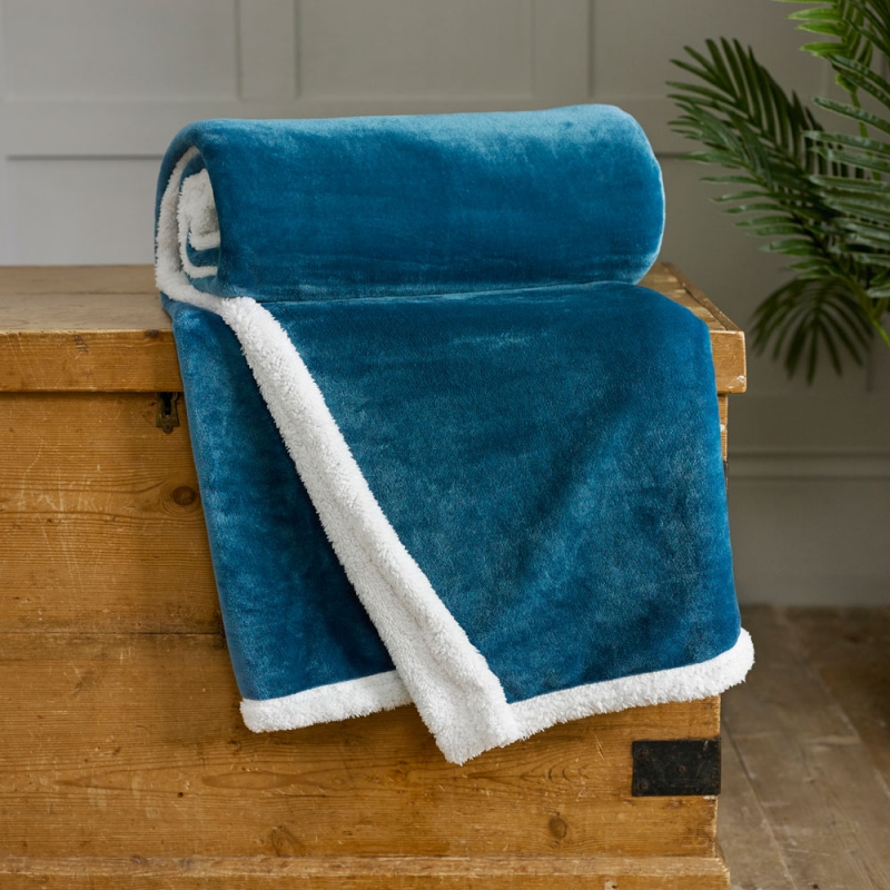 Blackbrook Sherpa Throw 125cm x 150cm Petrol