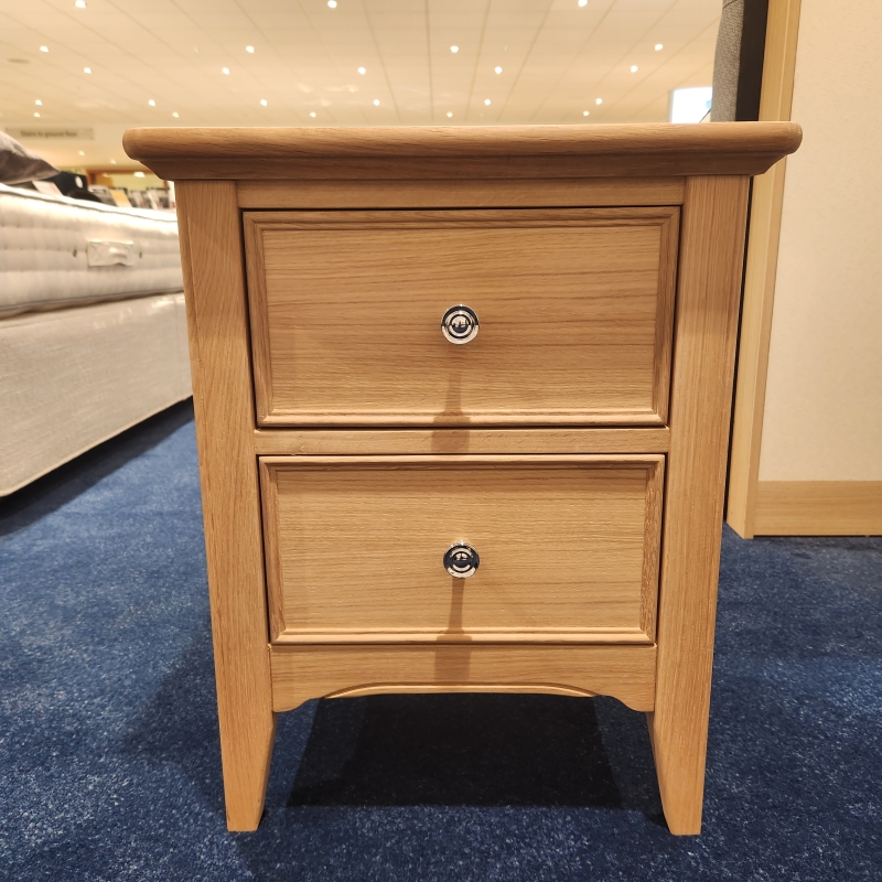 New England Bedside Chest (Ipswich)