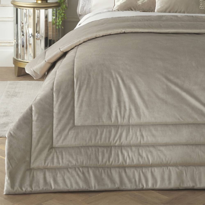 Chic Bedspread