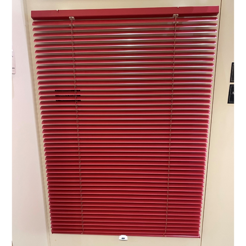 1 x Luxaflex Venetian Blind Pink Literise Metal 68.5 x 94cm (Bury St Edmunds)